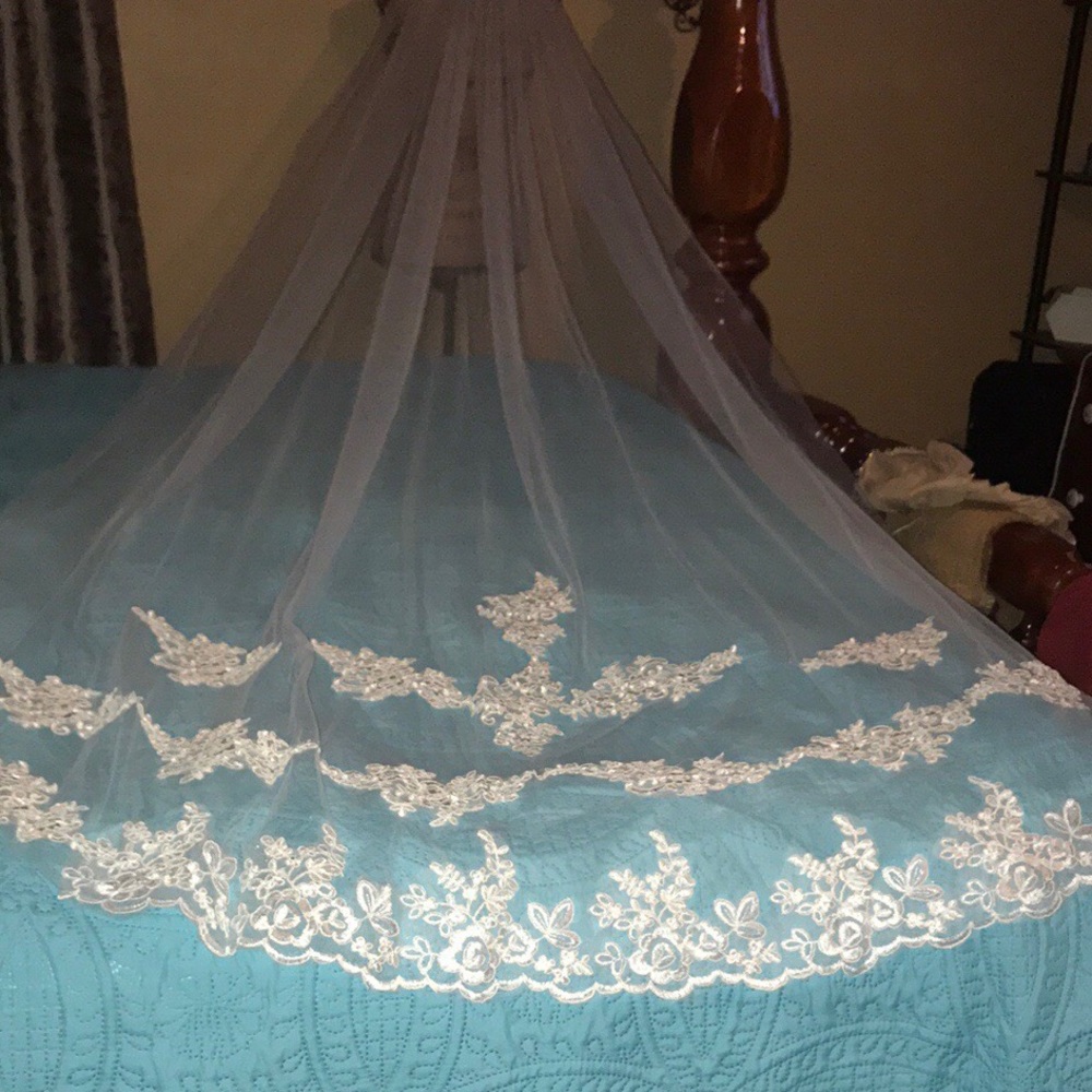 NEW beautiful cathedral veil with lace - Picture 7 of 8